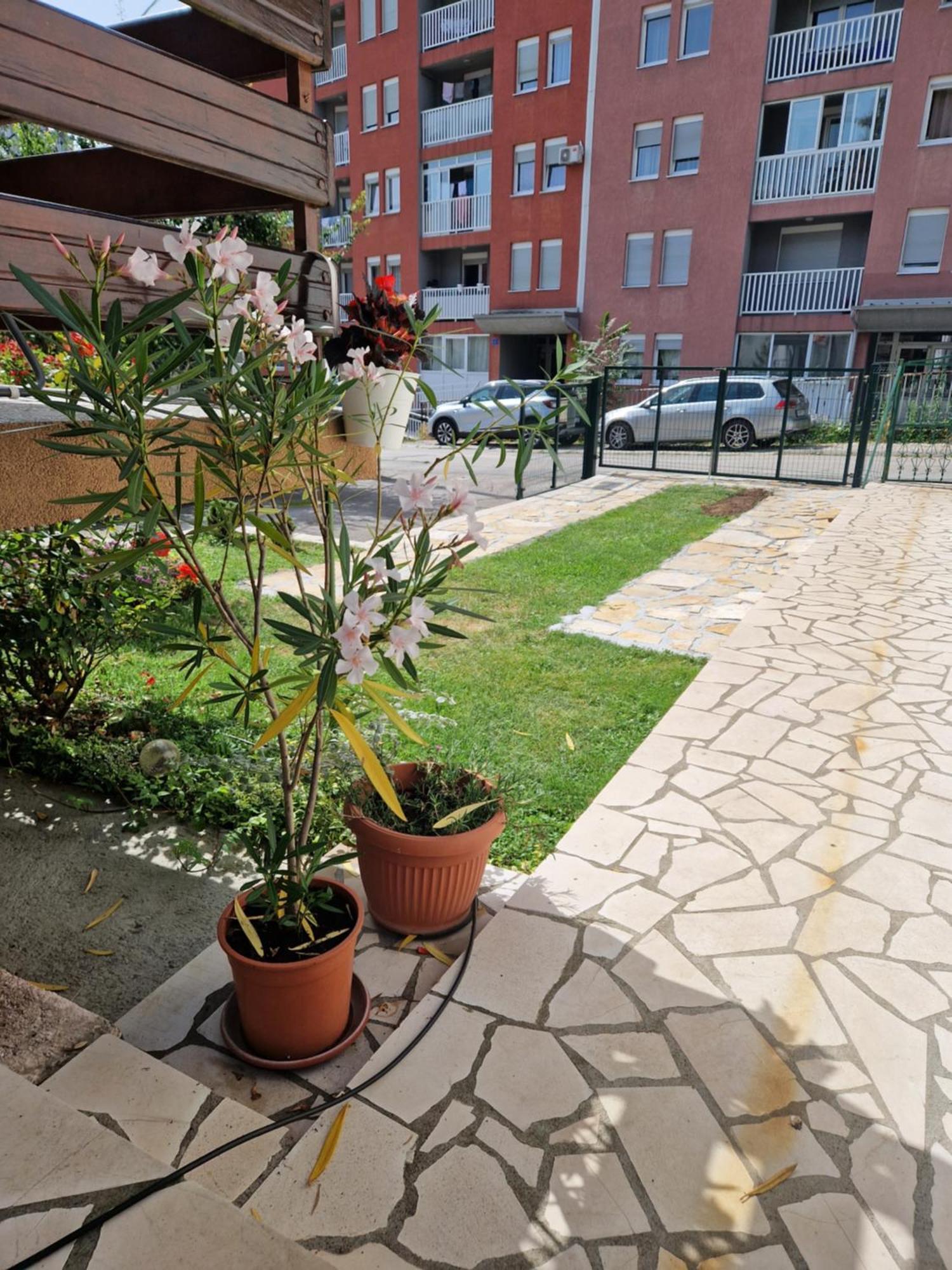 Guesthouse Irac 투즐라 외부 사진