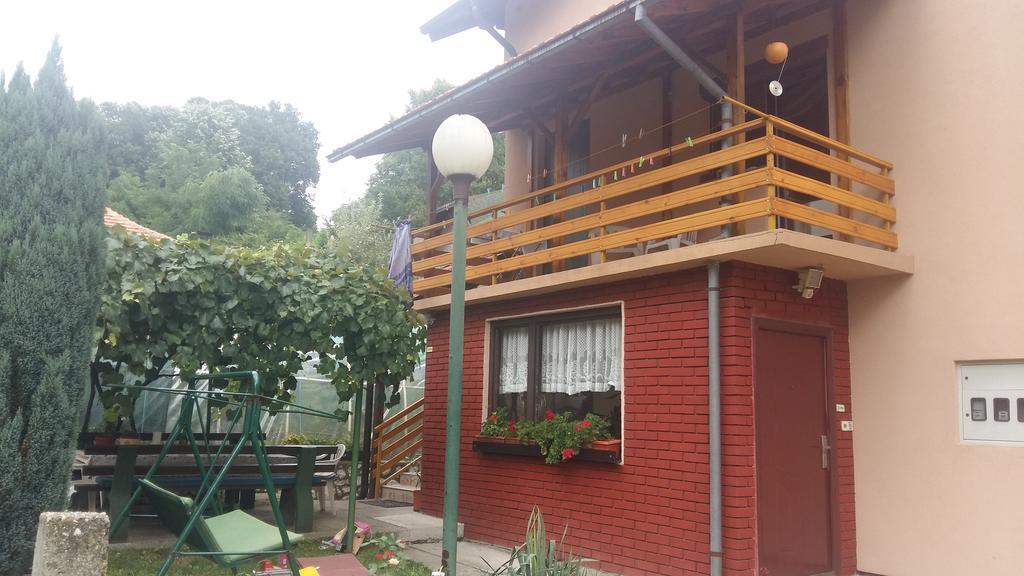 Guesthouse Irac 투즐라 외부 사진