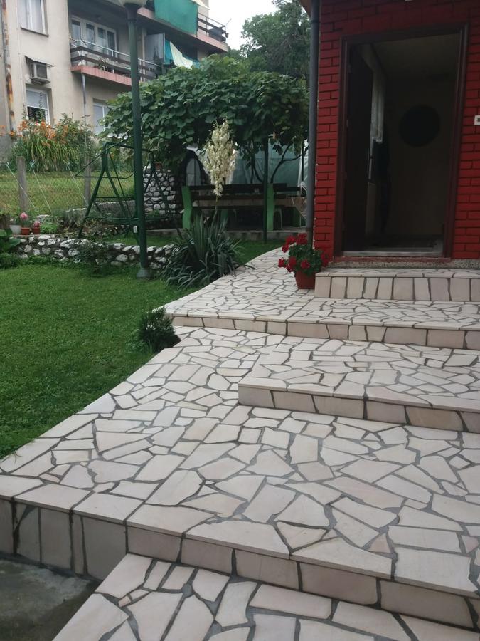 Guesthouse Irac 투즐라 외부 사진